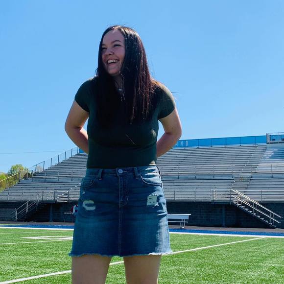 Meet your Posher, Kayleigh - Picture 1 of 1